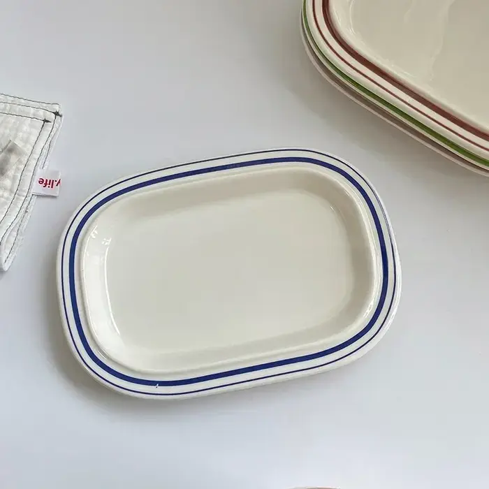 Assiette en céramique linéaire de style coréen pour dim sum, pâtes, thé de l'après-midi, vaisselle a