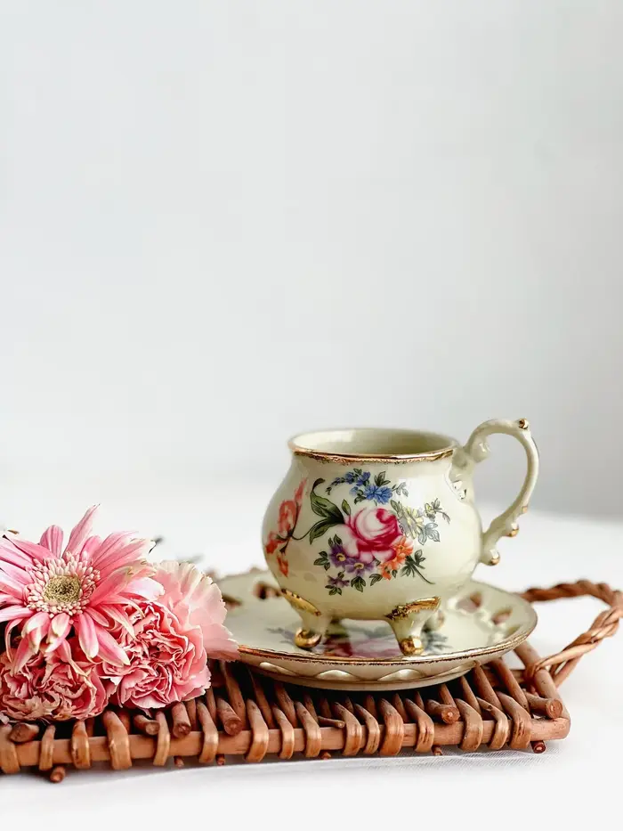 Tasse florale à quatre pattes de style cour rétro