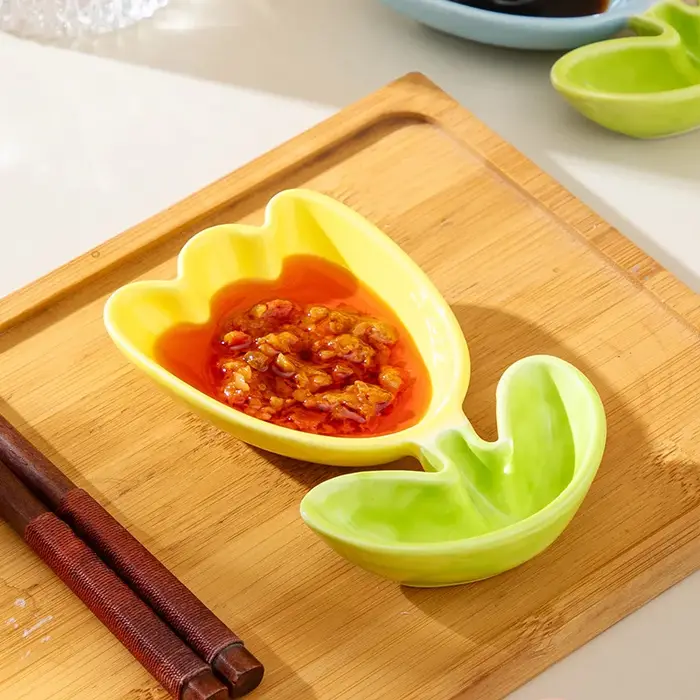 Plat d'assaisonnement en céramique fleur de tulipe