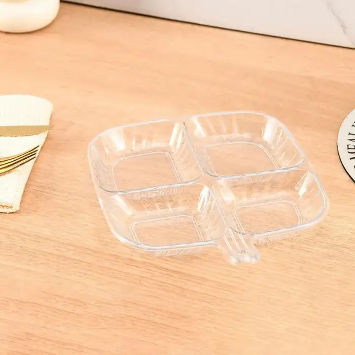 Assiettes divisées à quatre grilles