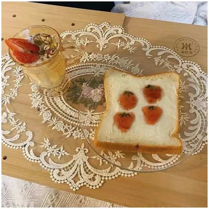 Couverture de Table à manger brodée