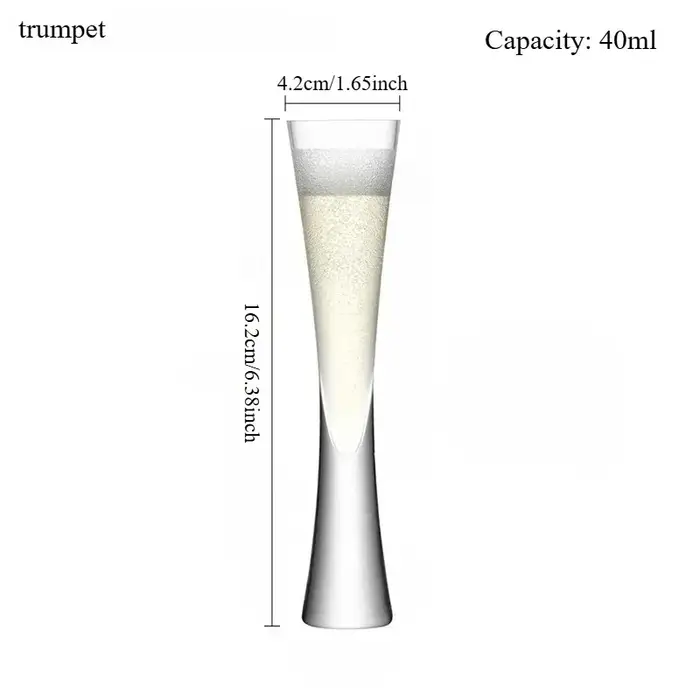 Flûte à champagne élégante en verre en forme de sablier
