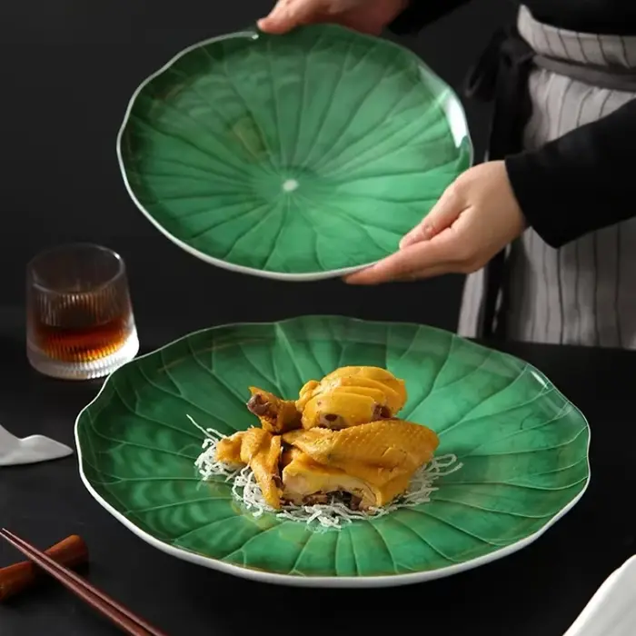 Assiette unique en forme de feuille de lotus verte