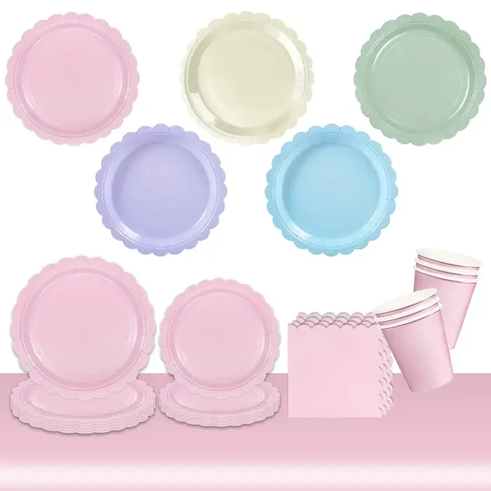 Vaisselle de fête d'anniversaire rose et bleue